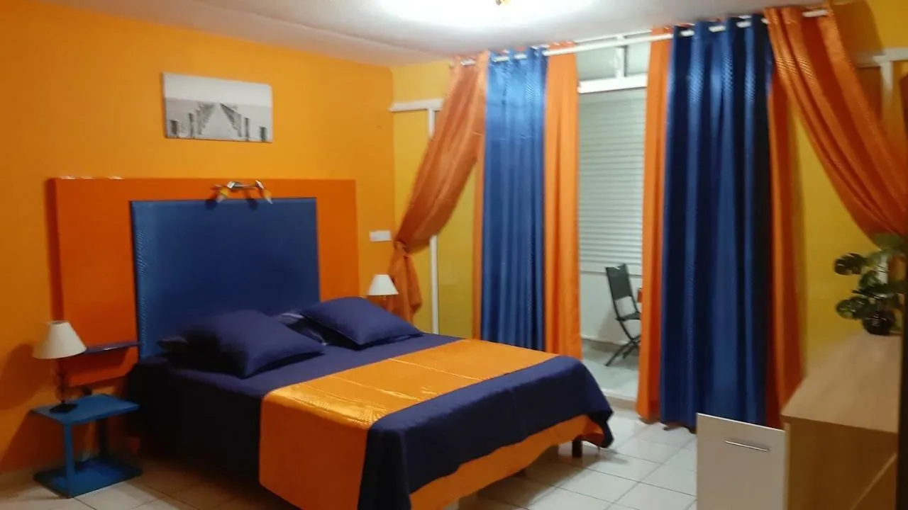 Appartement D'Zil لو جوسيير 0*,  غوادلوب